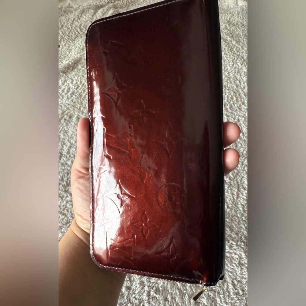 Louis Vuitton Monogram Vernis Zip Wallet in Amarante
